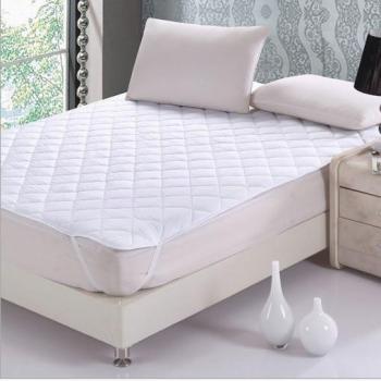Surmatelas matelassé blanc en polyester doux pour lit simple, double, queen et king, également appelé drap-housse