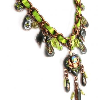 Collier Créateur 'Xristy' Vert en Métal - Longueur 38 cm