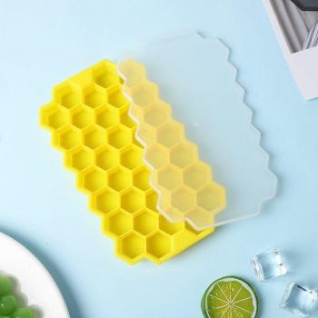 Flexible Silicone Honeycomb Ice Cube Tray for Whiskey and Cocktails